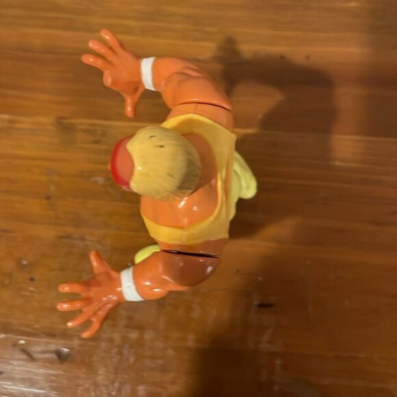 Vintage Hasbro Hulk Hogan Figure - Picture 5 of 9